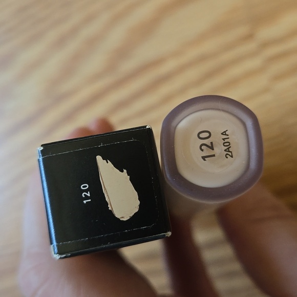 Pro Filt'r Instant Retouch Concealer 120 - Picture 6 of 6